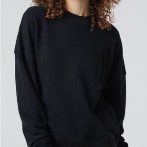 Vuori Women's Black Crew Neck Sweater
